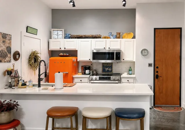Photo 3 of Condo for sale at 2502 Live Oak St #322, Dallas, TX 75204 | MLS# 21367318 | Listing updated on 2026-10-08