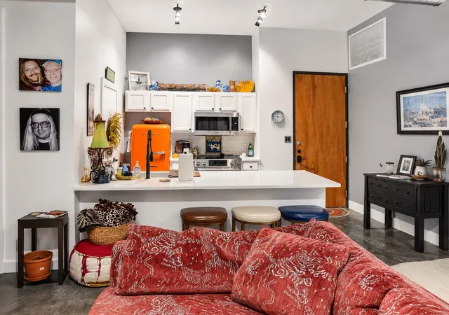Photo 4 of Condo for sale at 2502 Live Oak St #322, Dallas, TX 75204 | MLS# 21367318 | Listing updated on 2026-10-08