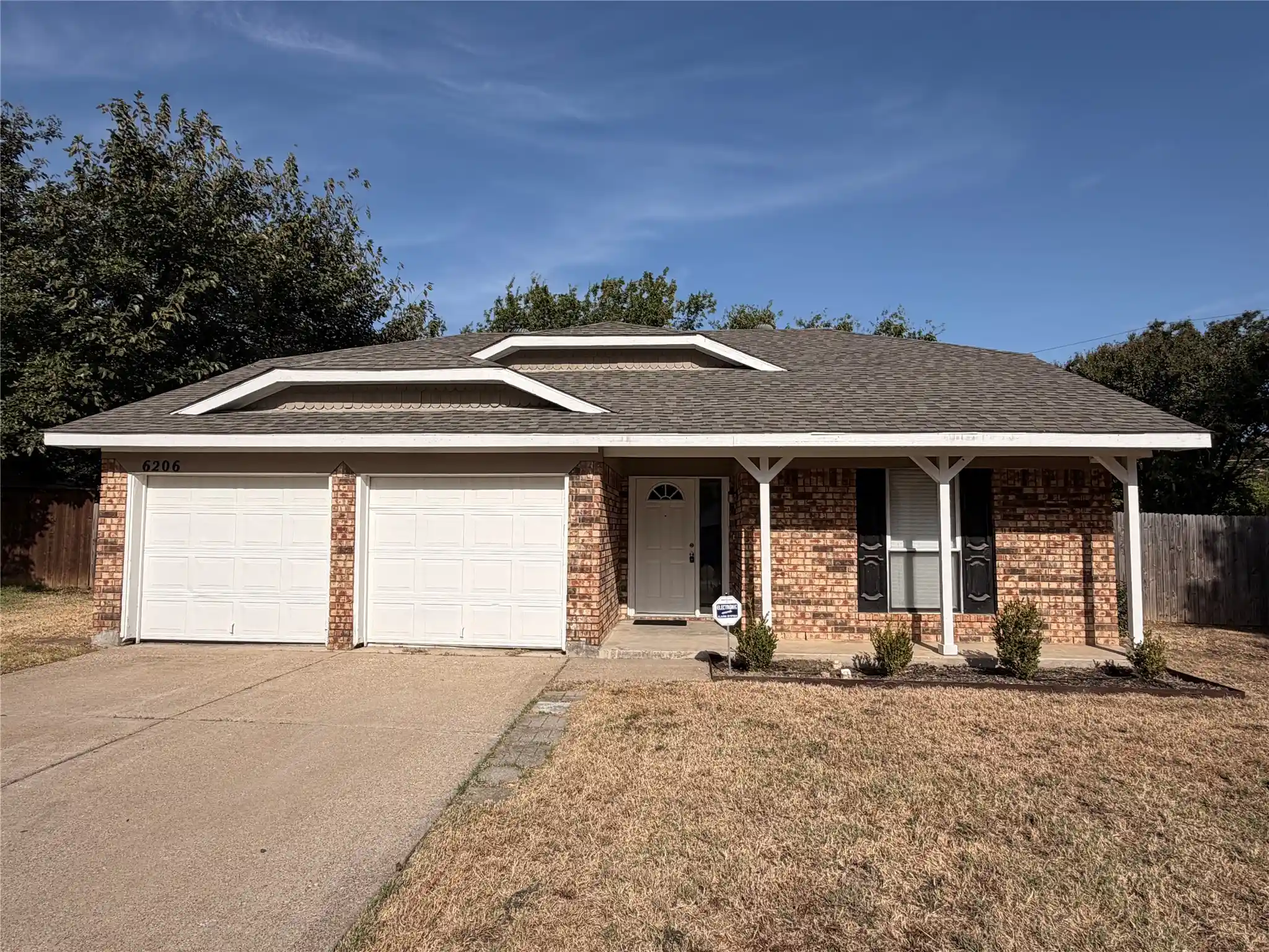Single family home for sale at 6206 Fernwood Dr, Arlington, TX 76001 | MLS# 21366606