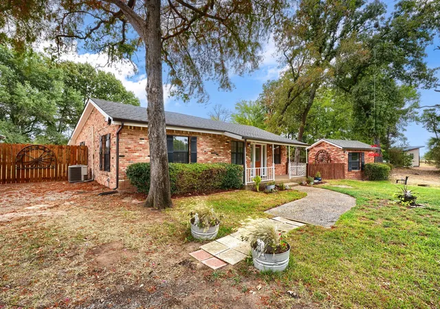 Photo 3 of Single family home for sale at 1078 1st Monday Ln, Canton, TX 75103 | MLS# 21367034 | Listing updated on 2026-10-06