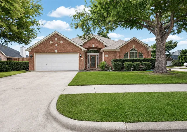 Photo 1 of Single family home for sale at 1049 Broken Spoke Dr, Little Elm, TX 75068 | MLS# 21367666 | Listing updated on 2026-08-29