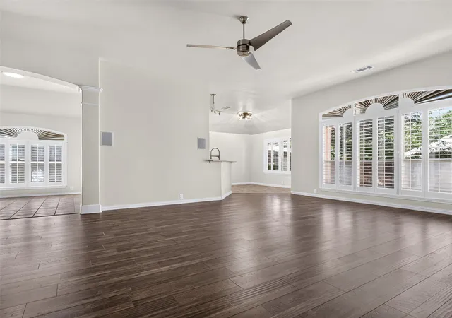 Photo 3 of Single family home for sale at 1049 Broken Spoke Dr, Little Elm, TX 75068 | MLS# 21367666 | Listing updated on 2026-08-29