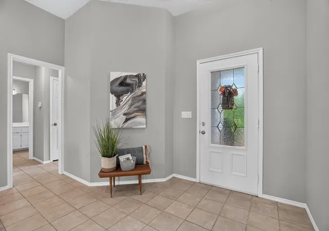 Photo 4 of Sale Pending at 8730 Bellechase Rd, Granbury, TX 76049 | MLS# 21367462 | Listing updated on 2026-09-28