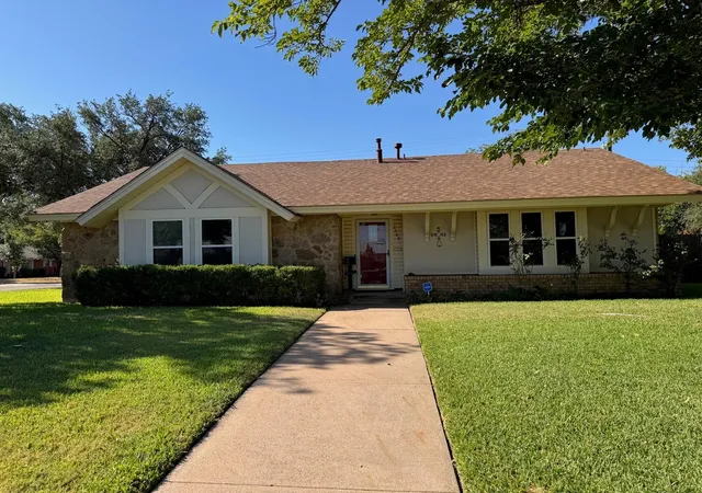 Photo 1 of Sale Pending at 3209 Santa Monica Dr, Abilene, TX 79605 | MLS# 21366447 | Listing updated on 2026-09-17