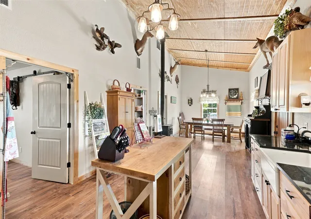 Photo 4 of Single family home for sale at 1000 Middleton Rd, Weatherford, TX 76088 | MLS# 21367422 | Listing updated on 2026-10-07