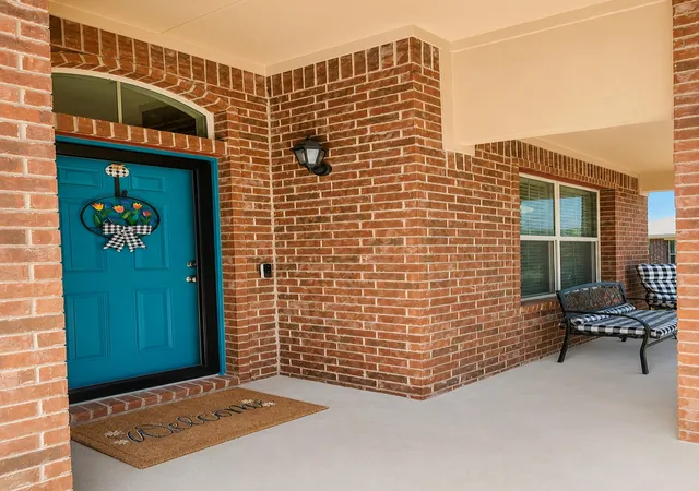 Photo 3 of Single family home for sale at 127 Creekview Dr, Azle, TX 76020 | MLS# 21365143 | Listing updated on 2026-08-25