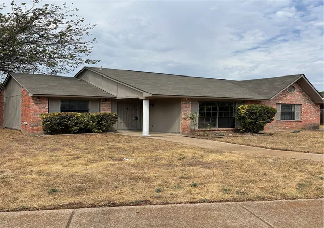 Photo 1 of Multi family home for sale at 510 Matterhorn St, Cedar Hill, TX 75104 | MLS# 21367725 | Listing updated on 2026-08-27