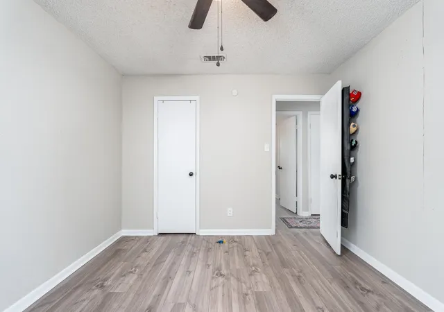 Photo 2 of Sale Pending at 225 N La Salle Dr, Abilene, TX 79603 | MLS# 21367745 | Listing updated on 2026-09-25