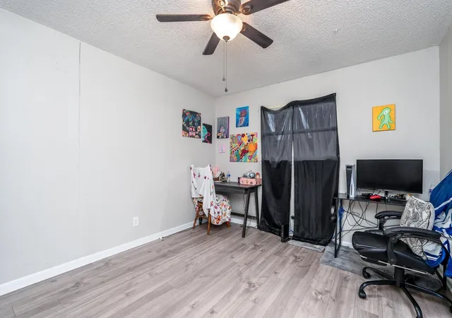 Photo 3 of Sale Pending at 225 N La Salle Dr, Abilene, TX 79603 | MLS# 21367745 | Listing updated on 2026-09-25