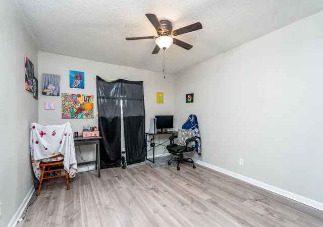 Photo 3 of Sale Pending at 225 N La Salle Dr, Abilene, TX 79603 | MLS# 21367745 | Listing updated on 2026-09-25