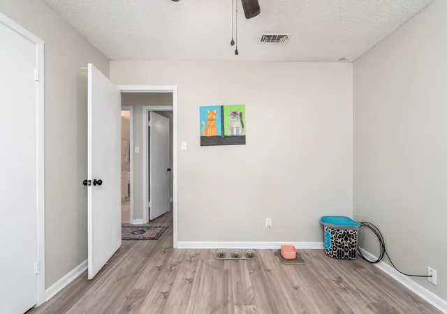Photo 4 of Sale Pending at 225 N La Salle Dr, Abilene, TX 79603 | MLS# 21367745 | Listing updated on 2026-09-25