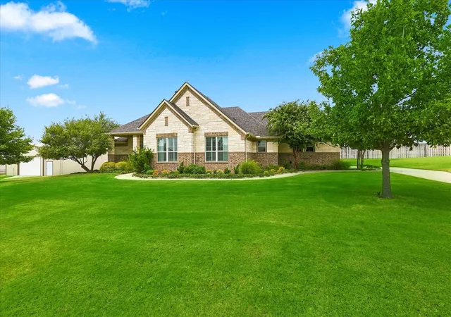 Photo 2 of Single family home for sale at 14008 Cromer Dr, Newark, TX 76071 | MLS# 21366990 | Listing updated on 2026-10-08