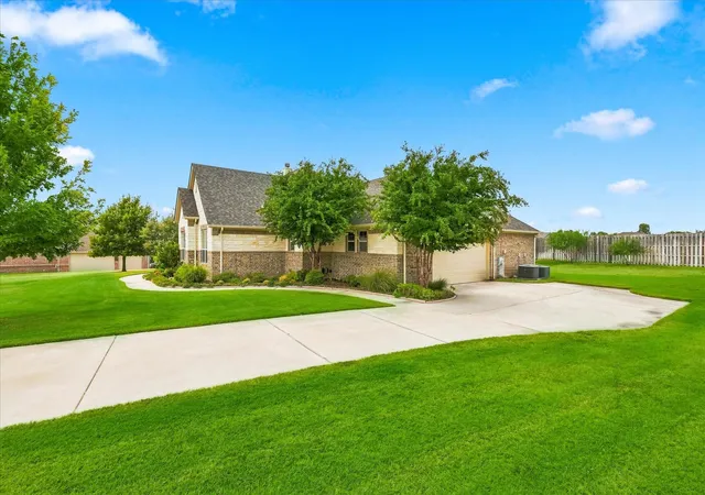Photo 3 of Single family home for sale at 14008 Cromer Dr, Newark, TX 76071 | MLS# 21366990 | Listing updated on 2026-10-08
