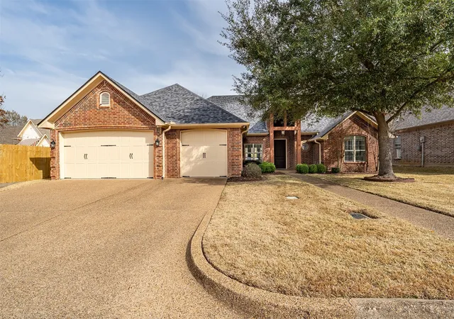 Photo 1 of Sale Pending at 6526 Ashmore, Tyler, TX 75703 | MLS# 21367760 | Listing updated on 2026-10-07