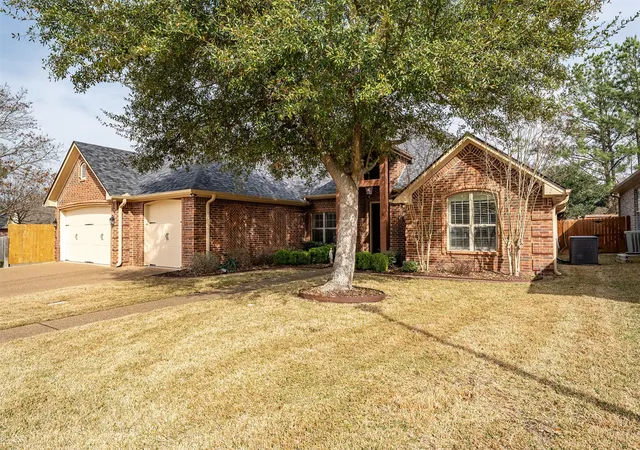 Photo 2 of Sale Pending at 6526 Ashmore, Tyler, TX 75703 | MLS# 21367760 | Listing updated on 2026-10-07