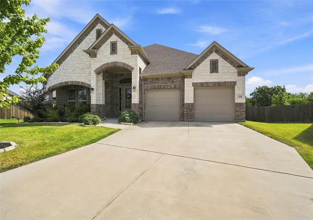 Photo 1 of Single family home for sale at 420 Wrangler Wy, Waxahachie, TX 75167 | MLS# 21367728 | Listing updated on 2026-08-29