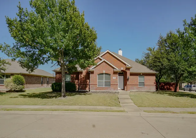 Photo 1 of Single family home for sale at 2285 Timber Creek Dr, Rockwall, TX 75032 | MLS# 21365924 | Listing updated on 2026-08-24