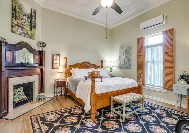 Photo 3 of Single family home for sale at 1092 W Tarleton St, Stephenville, TX 76401 | MLS# 21343663 | Listing updated on 2026-09-03