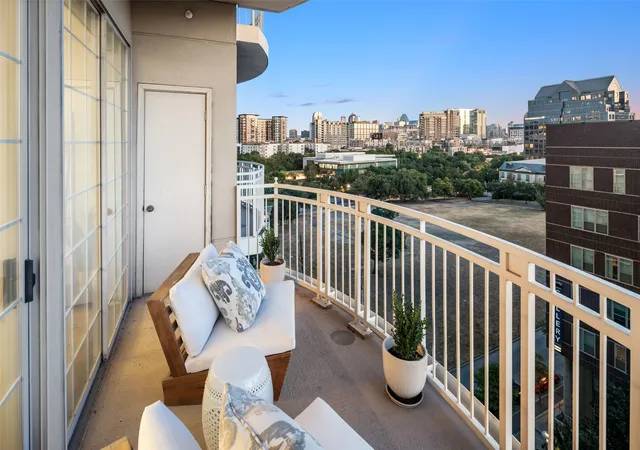 Photo 2 of Condo for sale at 3225 Turtle Creek Blvd #716, Dallas, TX 75219 | MLS# 21362119 | Listing updated on 2026-08-27