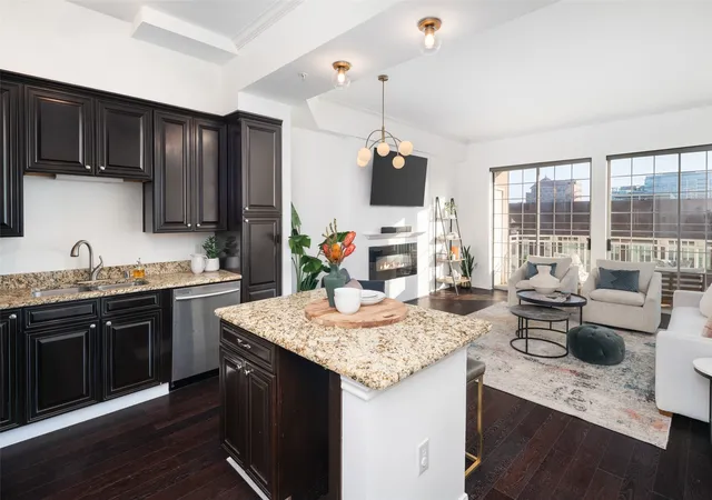 Photo 3 of Condo for sale at 3225 Turtle Creek Blvd #716, Dallas, TX 75219 | MLS# 21362119 | Listing updated on 2026-08-27
