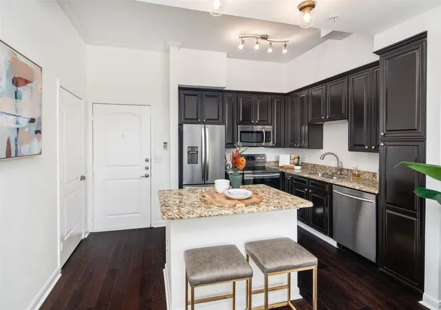 Photo 4 of Condo for sale at 3225 Turtle Creek Blvd #716, Dallas, TX 75219 | MLS# 21362119 | Listing updated on 2026-08-27