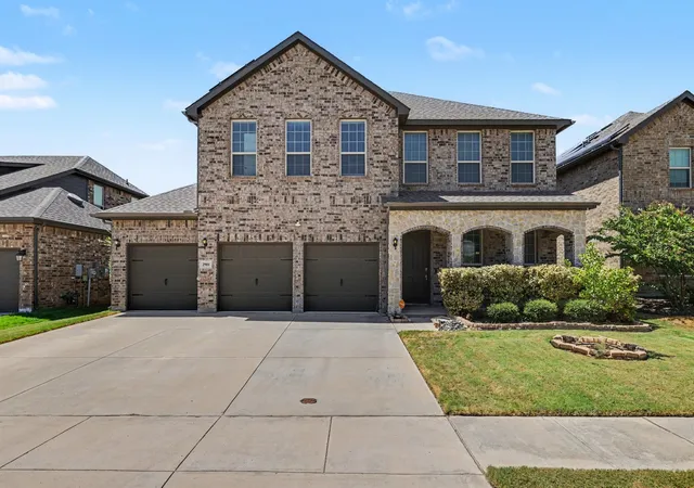 Photo 1 of Single family home for sale at 2901 Lakeside Dr, Providence Village, TX 76227 | MLS# 21362012 | Listing updated on 2026-08-28