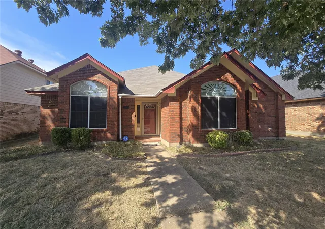 Photo 1 of Single family home for sale at 1545 Tuley St, Cedar Hill, TX 75104 | MLS# 21319758 | Listing updated on 2026-09-25