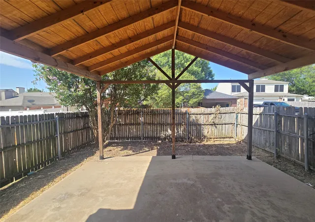 Photo 3 of Single family home for sale at 1545 Tuley St, Cedar Hill, TX 75104 | MLS# 21319758 | Listing updated on 2026-09-25