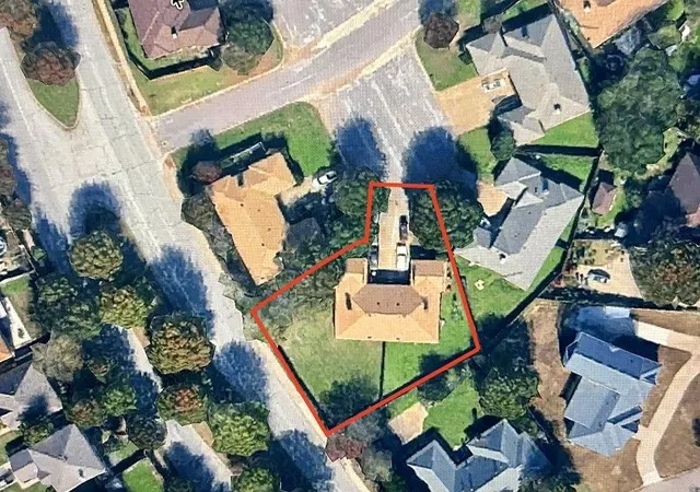 Listing Photo 4 - Condo for sale in building located at 4517 Tall Mdw Ln, Fort Worth, TX 76133 - Unit #4519