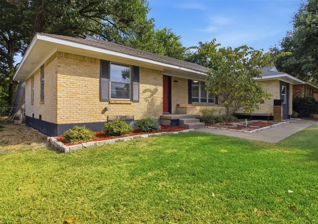 Photo 2 of Single family home for sale at 11022 Dunaway Dr, Dallas, TX 75228 | MLS# 21365533 | Listing updated on 2026-08-30