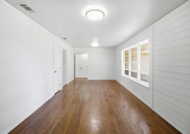 Photo 4 of Single family home for sale at 11022 Dunaway Dr, Dallas, TX 75228 | MLS# 21365533 | Listing updated on 2026-08-30