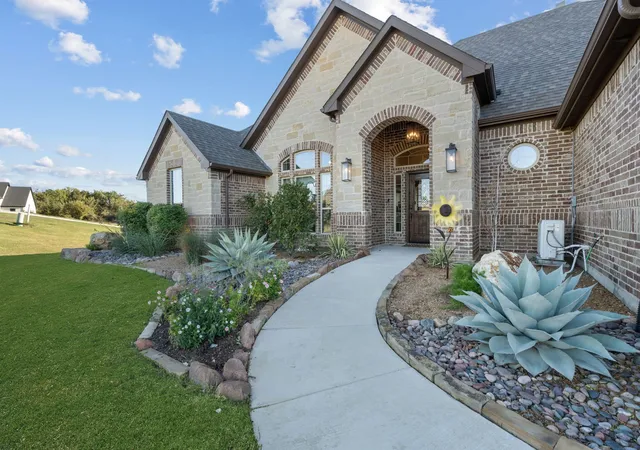 Photo 2 of Single family home for sale at 104 Carls Ct, Boyd, TX 76023 | MLS# 21366386 | Listing updated on 2026-08-29