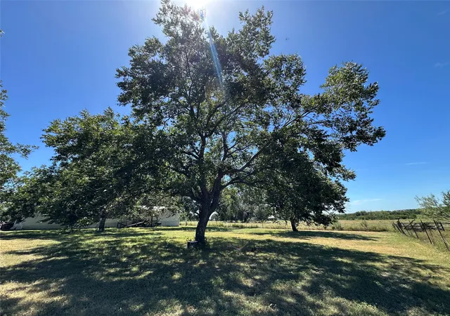 Photo 4 of Single family home for sale at 1001 Hwy 36, Comanche, TX 76442 | MLS# 21367981 | Listing updated on 2026-10-05