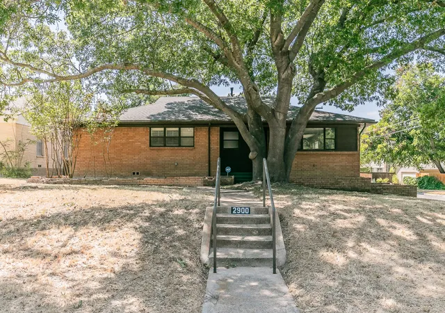 Photo 1 of Single family home for sale at 2900 Ryan Pl Dr, Fort Worth, TX 76110 | MLS# 21367954 | Listing updated on 2026-08-26