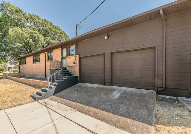 Photo 3 of Single family home for sale at 2900 Ryan Pl Dr, Fort Worth, TX 76110 | MLS# 21367954 | Listing updated on 2026-09-28