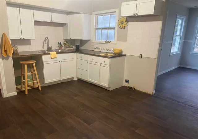 Photo 4 of Sale Pending at 1325 Dartmouth St, Waco, TX 76711 | MLS# 21365135 | Listing updated on 2026-09-02