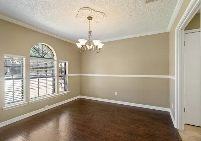 Photo 4 of Single family home for sale at 928 Ledgemont Dr, Plano, TX 75025 | MLS# 21367084 | Listing updated on 2026-08-31
