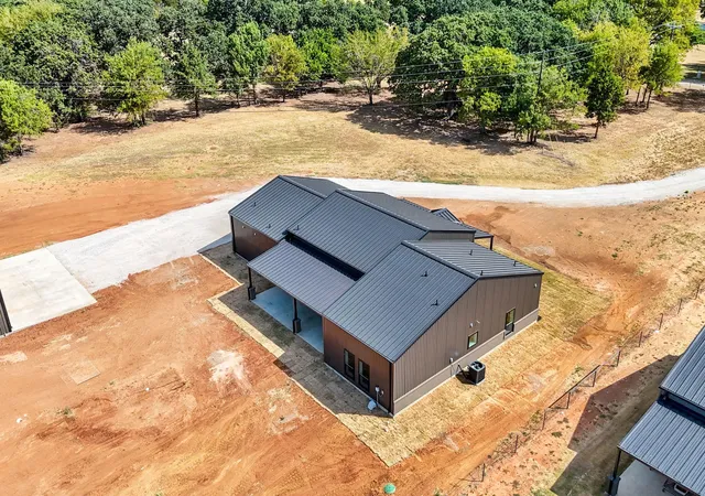 Photo 4 of Single family home for sale at 4258 County Road 204, Alvarado, TX 76009 | MLS# 21367608 | Listing updated on 2026-08-27