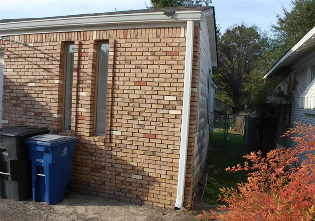 Photo 2 of Sale Pending at 426 Kings Hwy, Shreveport, LA 71104 | MLS# 21368031 | Listing updated on 2026-08-28