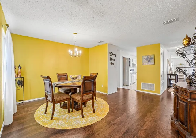Photo 3 of Single family home for sale at 659 Pondview Dr, Cedar Hill, TX 75104 | MLS# 21367848 | Listing updated on 2026-08-29