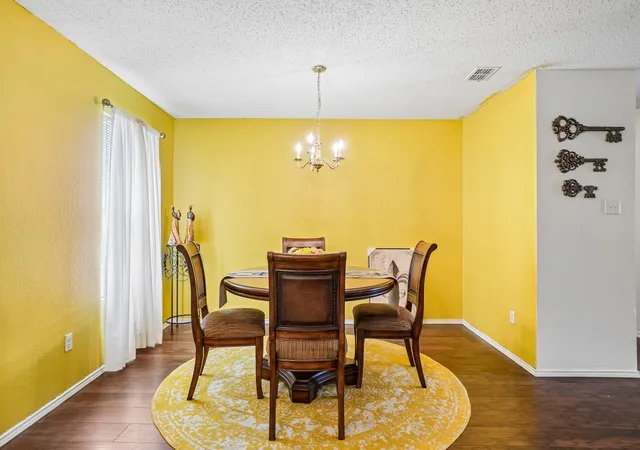 Photo 4 of Single family home for sale at 659 Pondview Dr, Cedar Hill, TX 75104 | MLS# 21367848 | Listing updated on 2026-08-29