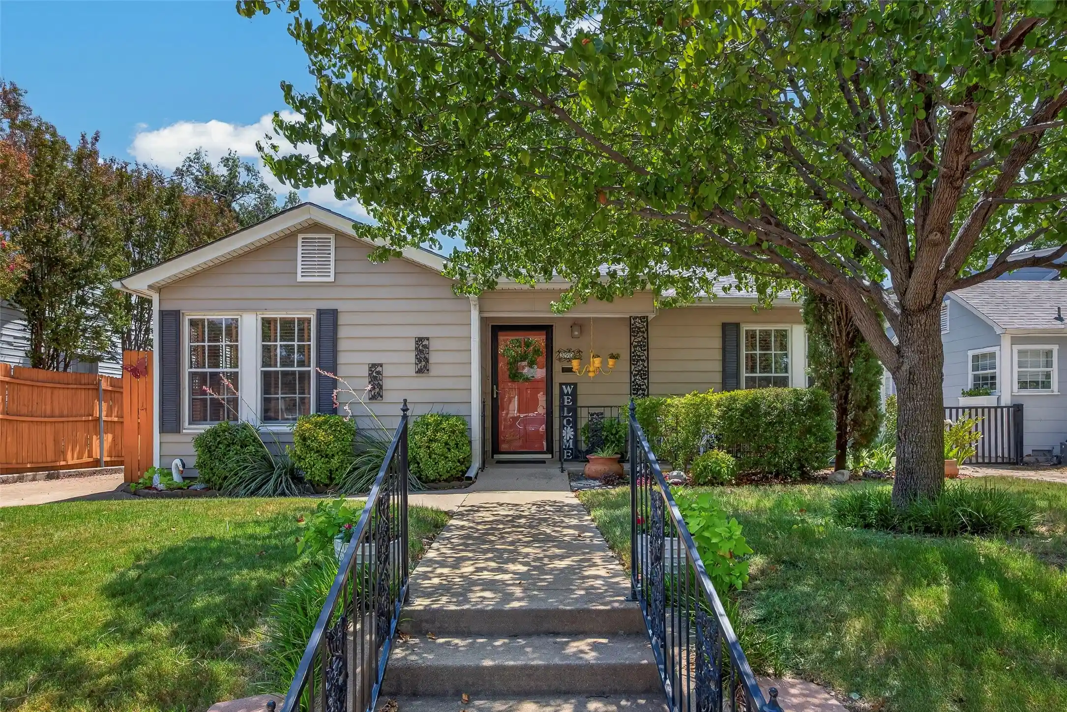 Photo 1 of Single family home for sale at 3905 Linden Ave, Fort Worth, TX 76107 | MLS# 21367688 | Listing updated on 2026-10-29