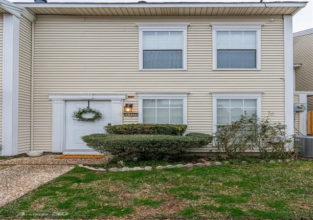 Photo 1 of Sale Pending at 251 Settlers Park Dr, Shreveport, LA 71115 | MLS# 21367686 | Listing updated on 2026-08-24