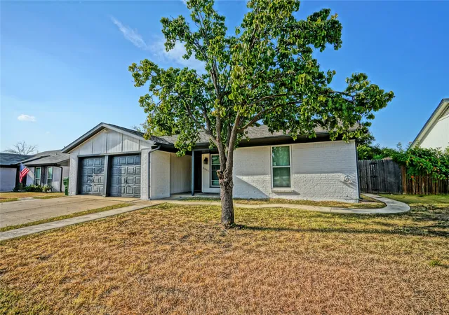 Photo 2 of Single family home for sale at 6453 Highview Ter, Watauga, TX 76148 | MLS# 21367947 | Listing updated on 2026-09-02