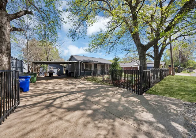 Photo 2 of Single family home for sale at 1508 Betty Ann Ln, Balch Springs, TX 75180 | MLS# 21368115 | Listing updated on 2026-09-01