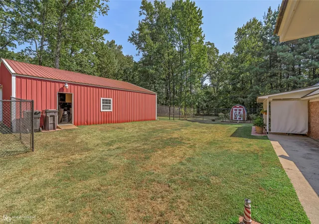 Photo 3 of Sale Pending at 1139 Hwy 162, Benton, LA 71006 | MLS# 21368119 | Listing updated on 2026-08-28
