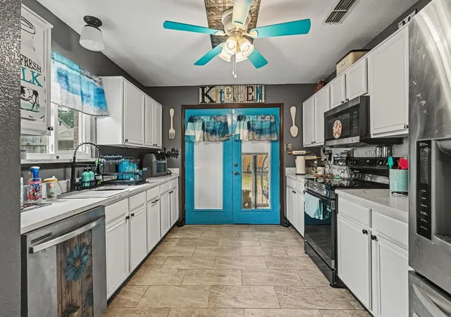 Photo 3 of Single family home for sale at 321 Pecos Dr, Weatherford, TX 76086 | MLS# 21366162 | Listing updated on 2026-08-25