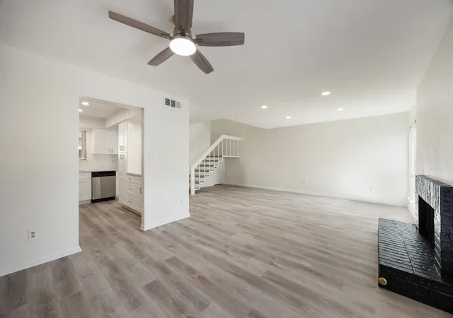 Photo 4 of Townhouse for sale at 9807 Bent Branch Ln, Dallas, TX 75243 | MLS# 21364107 | Listing updated on 2026-09-23