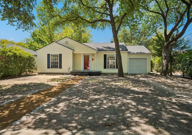 Photo 1 of Single family home for sale at 1217 Fuller Dr, Dallas, TX 75218 | MLS# 21365021 | Listing updated on 2026-08-29