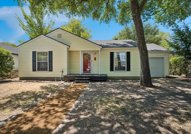 Photo 2 of Single family home for sale at 1217 Fuller Dr, Dallas, TX 75218 | MLS# 21365021 | Listing updated on 2026-08-29